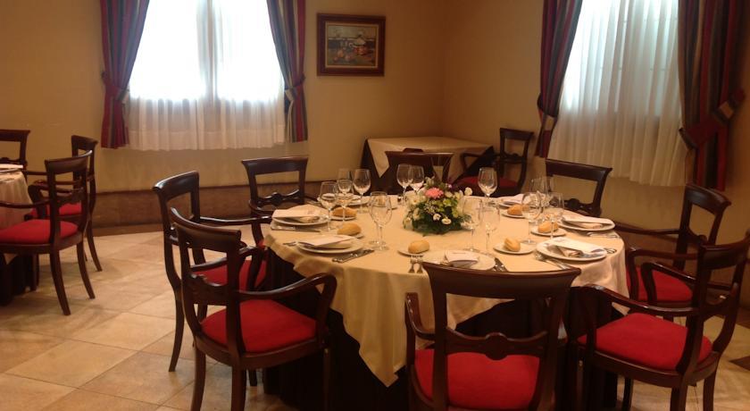 Отель Hotel Loiu