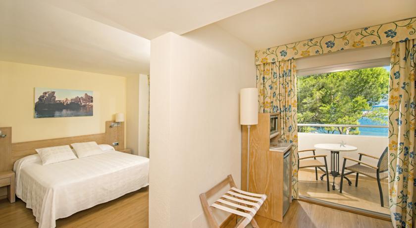 Отель Iberostar Pinos Park