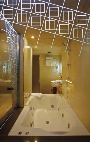 Отель Hotel Restaurant Sant Pol