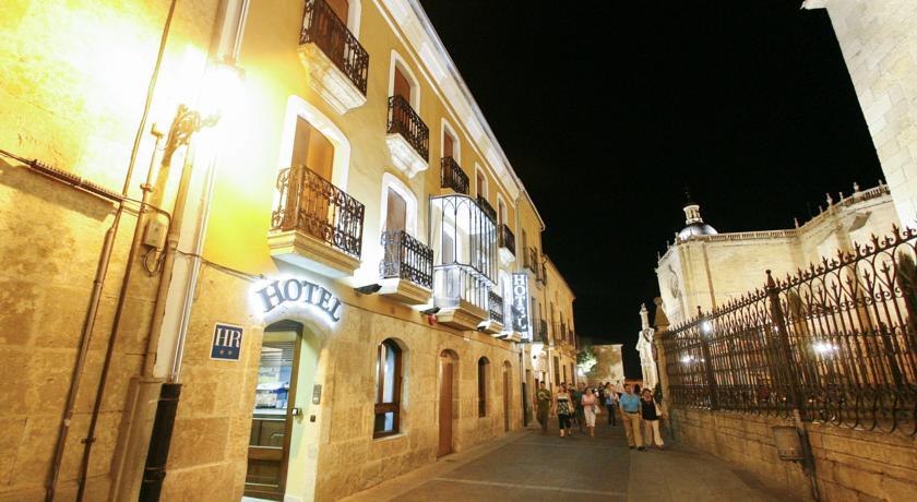Отель Hotel Arcos