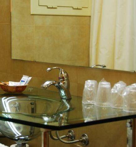 Отель Hotel Pere III El Gran