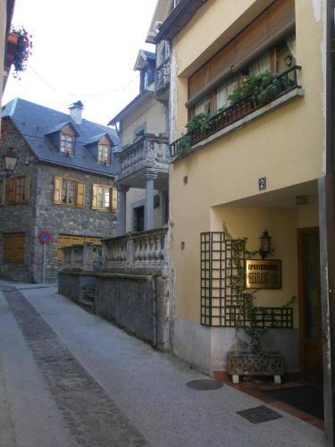 Апартаменты Apartamentos Serrano