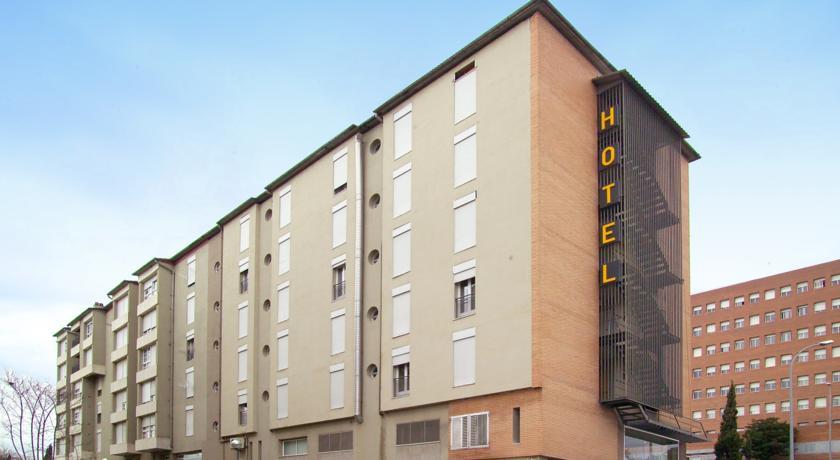 Отель Hotel J. Balmes Vic