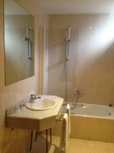Отель Hotel Valle de Pineta
