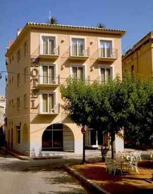 Отель Hotel Plaça