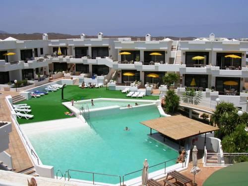 Отель Apartamentos Club Timanfaya