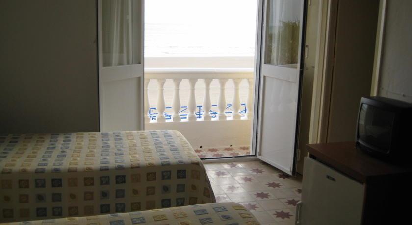 Гостевой дом Hostal Tranvía
