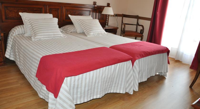 Отель Hotel Edelweiss Camprodon