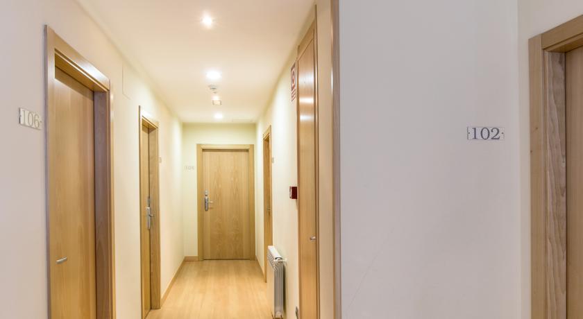 Отель Hotel Puerta de la Santa