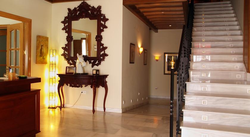 Отель Hotel Las Casas del Duque