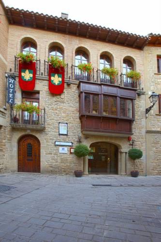 Отель Hotel Merindad de Olite