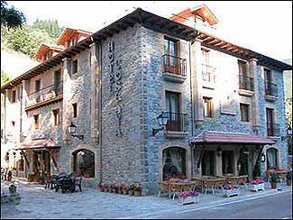 Отель Hotel Cosgaya