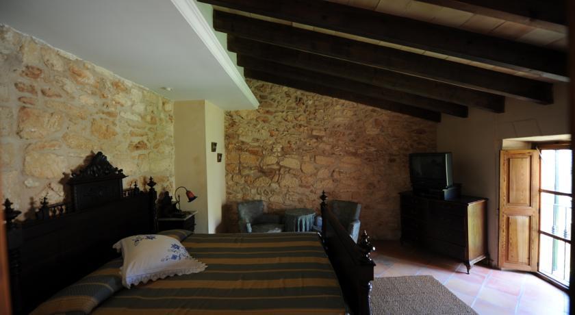 Отель Petit Hotel Sa Plaça