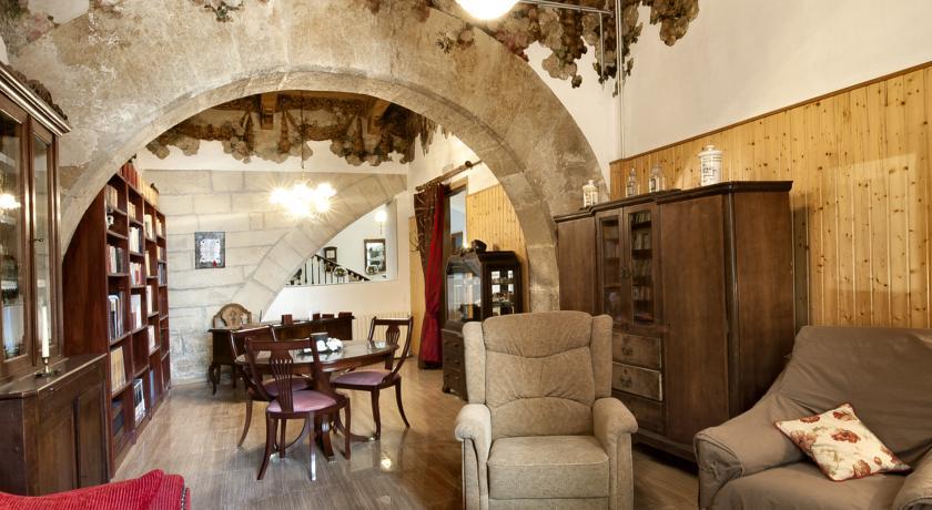 Отель Hotel Restaurant Casa Ceremines