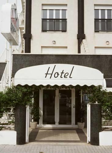Отель Hotel Albatros