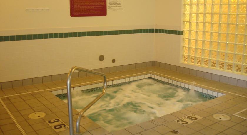 Отель Howard Johnson Inn and Suites