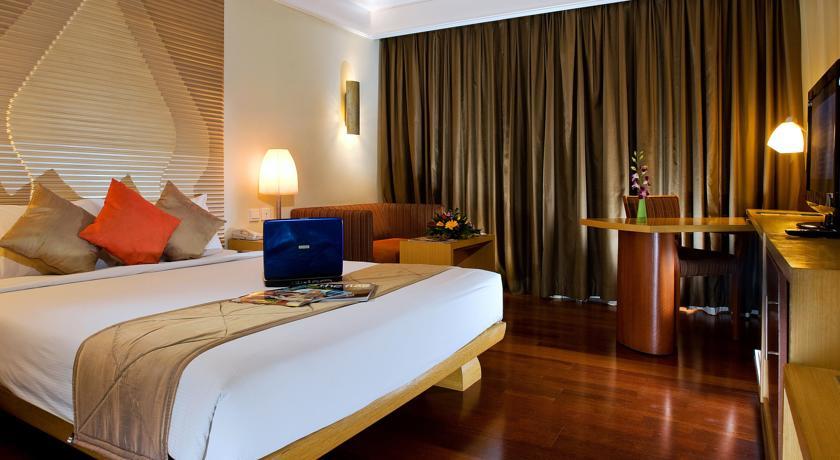 Отель Novotel Semarang