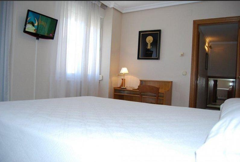 Отель Hotel Don Rodrigo