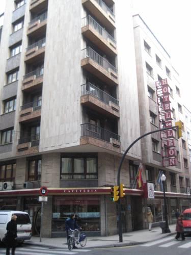 Отель Hotel Leon