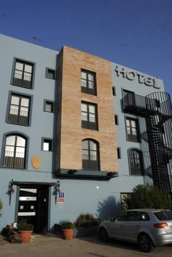 Отель Hotel Patilla Ciudad de Requena