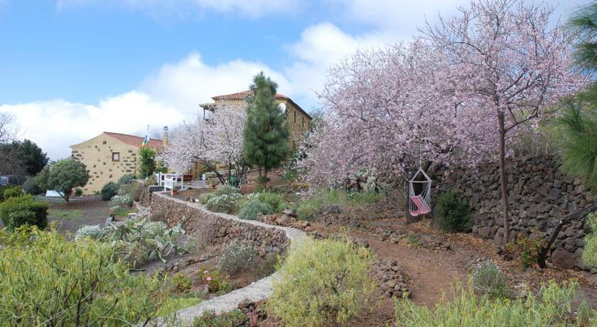 Отель Hotel Rural la Correa del Almendro