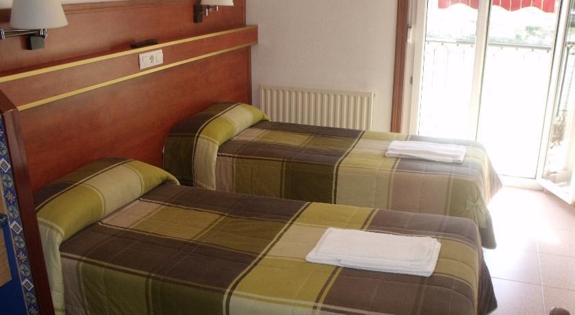 Гостевой дом Hostal Ria de Bilbao