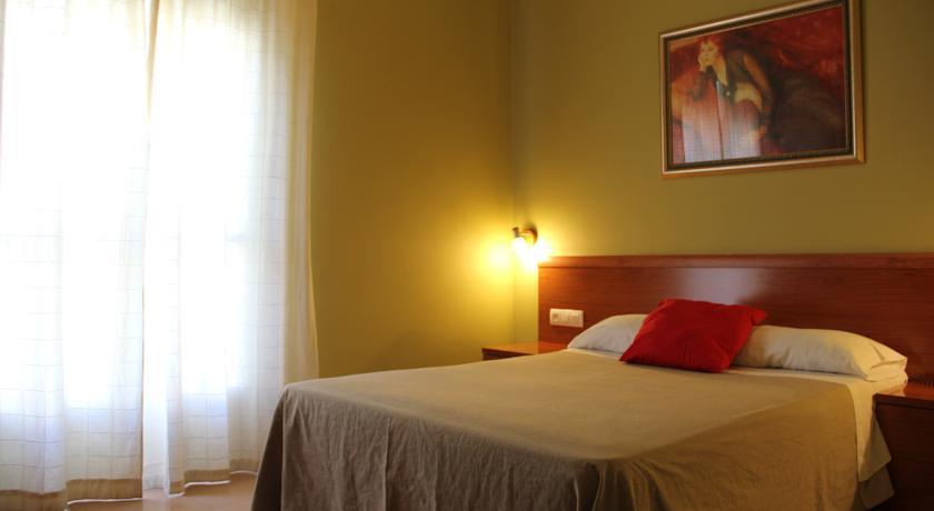 Отель Hotel Dora