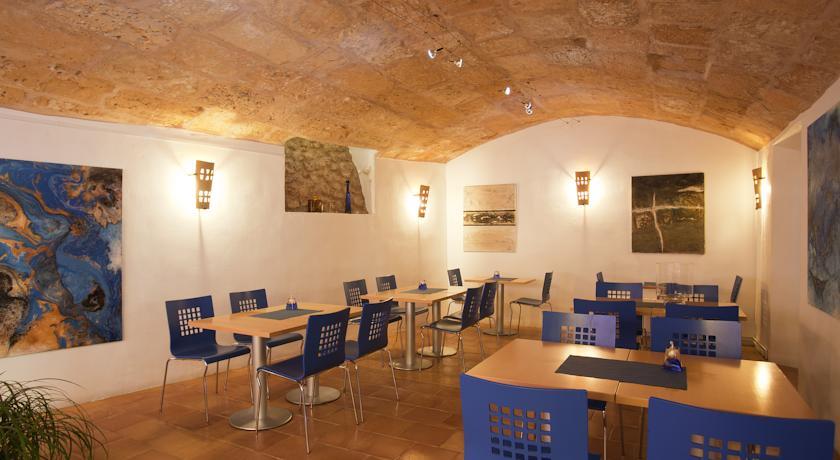 Отель Fornalutx Petit Hotel