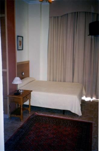 Отель Hotel Majaravique Sevilla