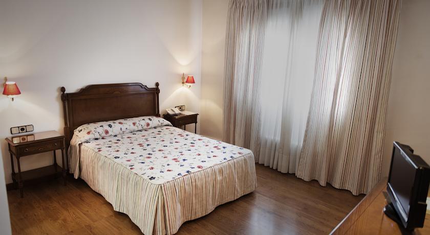 Отель Hotel Juanito