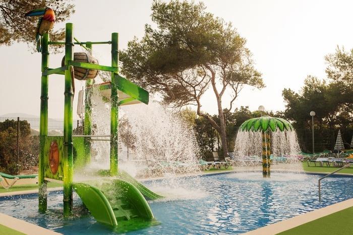 Отель Fiesta Hotel Cala Nova