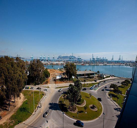 Отель NH Algeciras Suites
