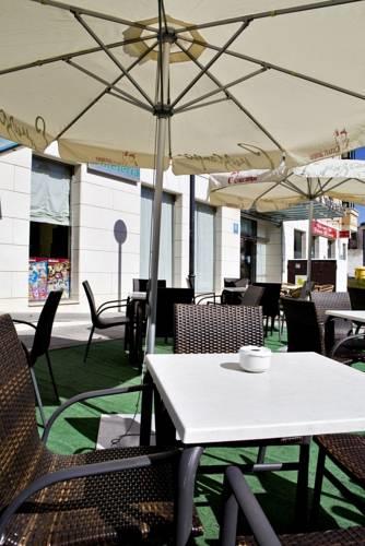 Отель Hotel Emperatriz