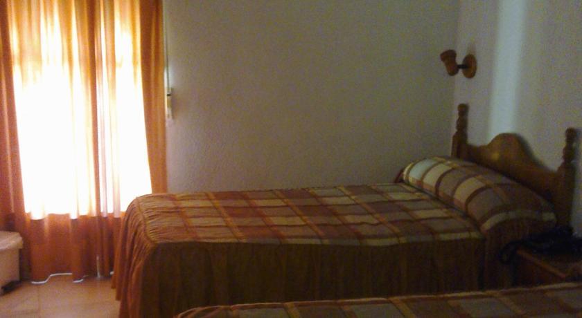 Отель Hotel Cervantes