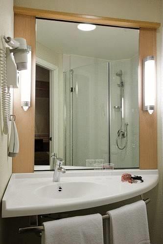 Отель Ibis Oviedo