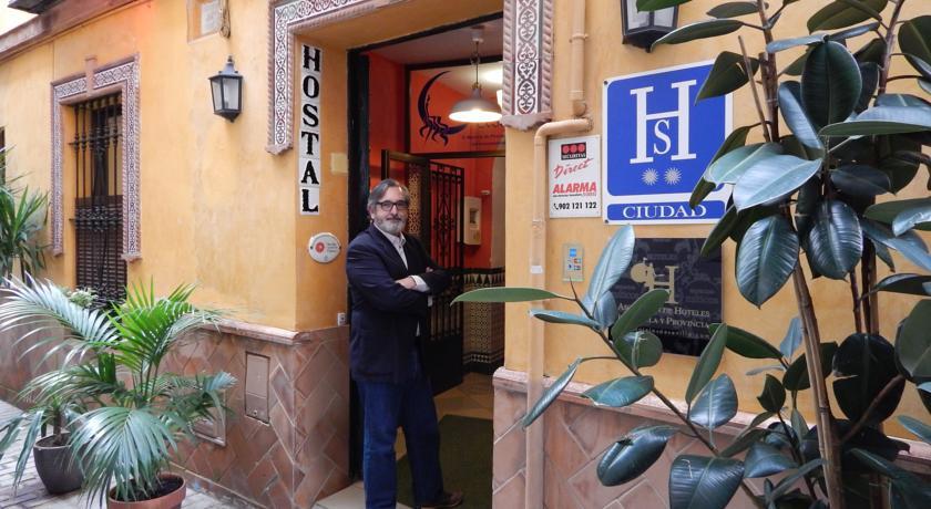 Hostal La Casa de la Luna
