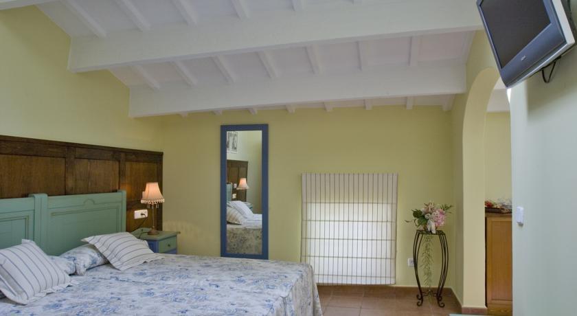 Отель Hotel Es Mercadal