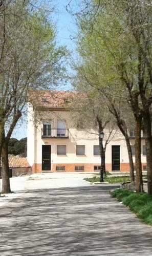 Отель Hostal y Casa Rural la Colmena
