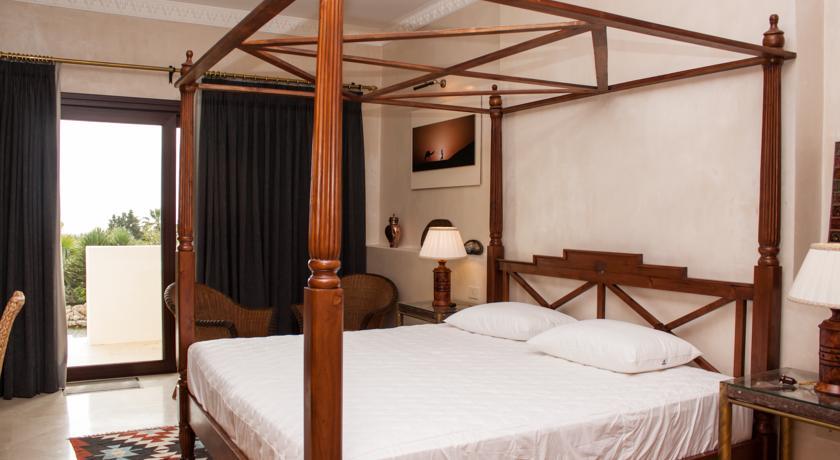Отель Hotel Villarocamar
