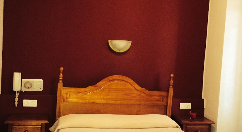 Отель Hotel Virgen de los Reyes