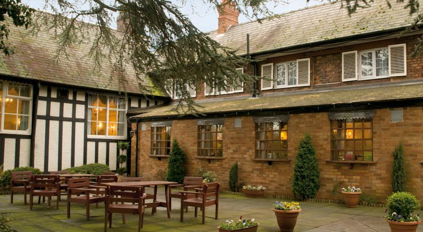 Отель The Lymm Hotel