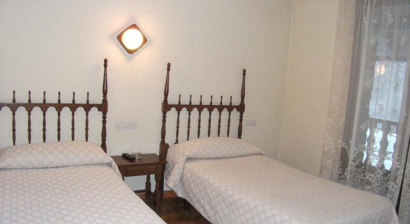 Отель Hotel Castieru