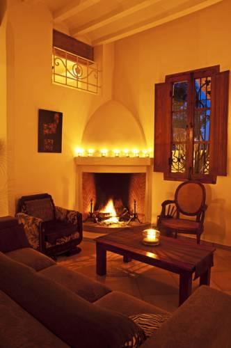Отель Hotel la Falconera