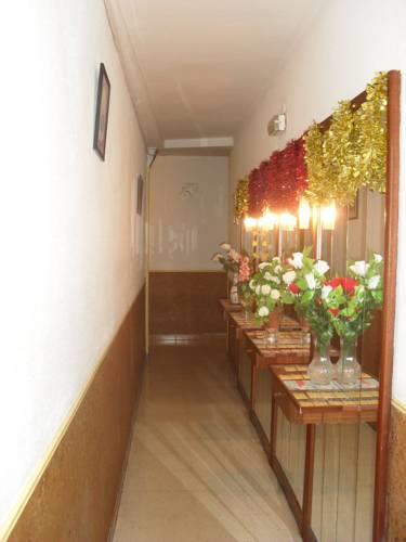 Отель Hotel Pension Mode Lleida