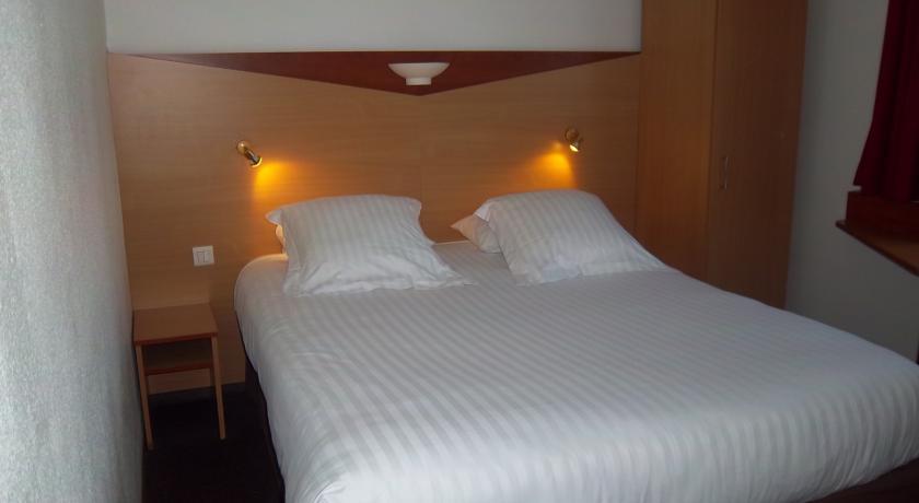 Отель Kyriad Hotel Cannes Mandelieu