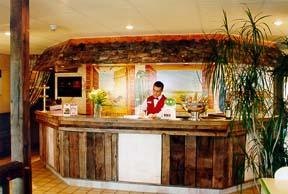 Отель Comfort Hotel Chartres