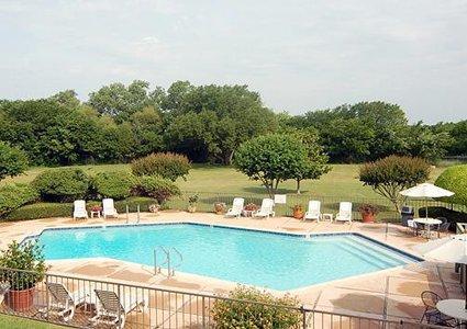 Отель Quality Inn Ennis