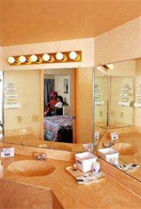 Travelodge Suites East Gate Orange