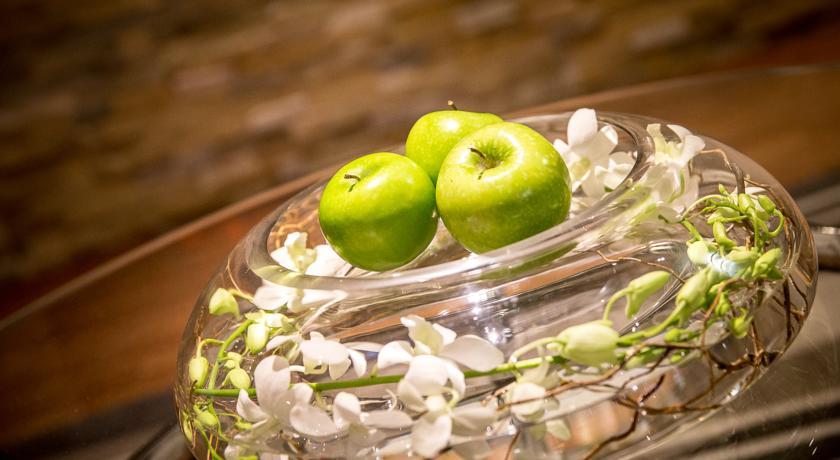 Отель Quality Inn & Suites