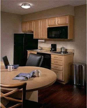 Отель Candlewood Suites Boston-Burlington